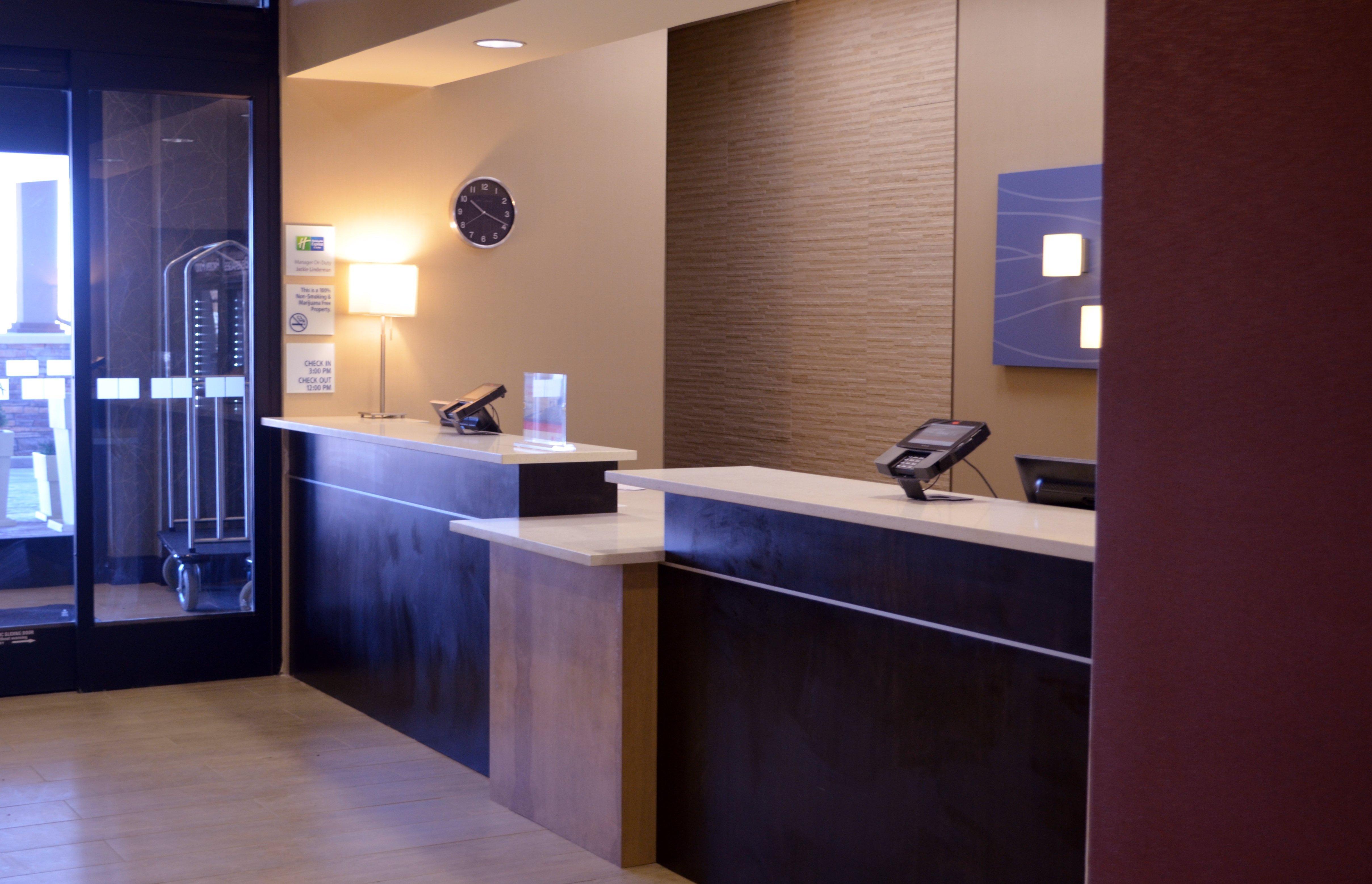 Holiday Inn Express & Suites Denver South - Castle Rock By Ihg Екстериор снимка