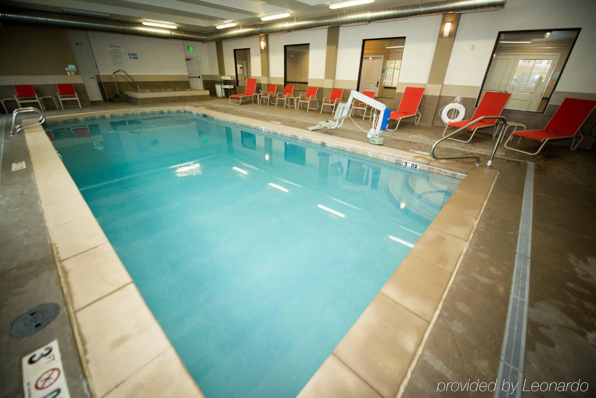 Holiday Inn Express & Suites Denver South - Castle Rock By Ihg Екстериор снимка